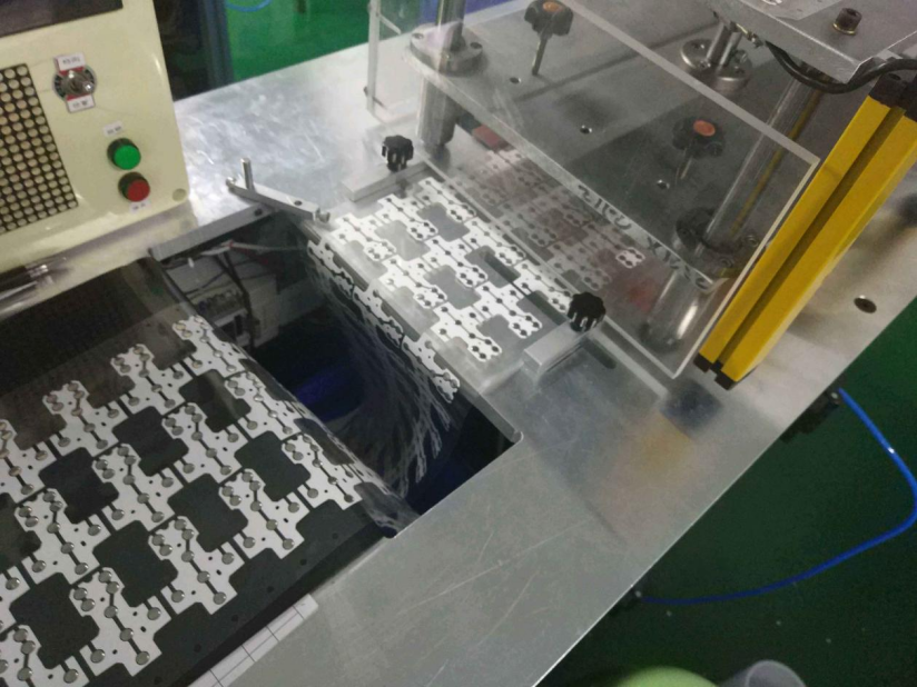 FPC覆蓋膜開(kāi)窗—紫外激光替代傳統(tǒng)模切方式(圖3) image.png